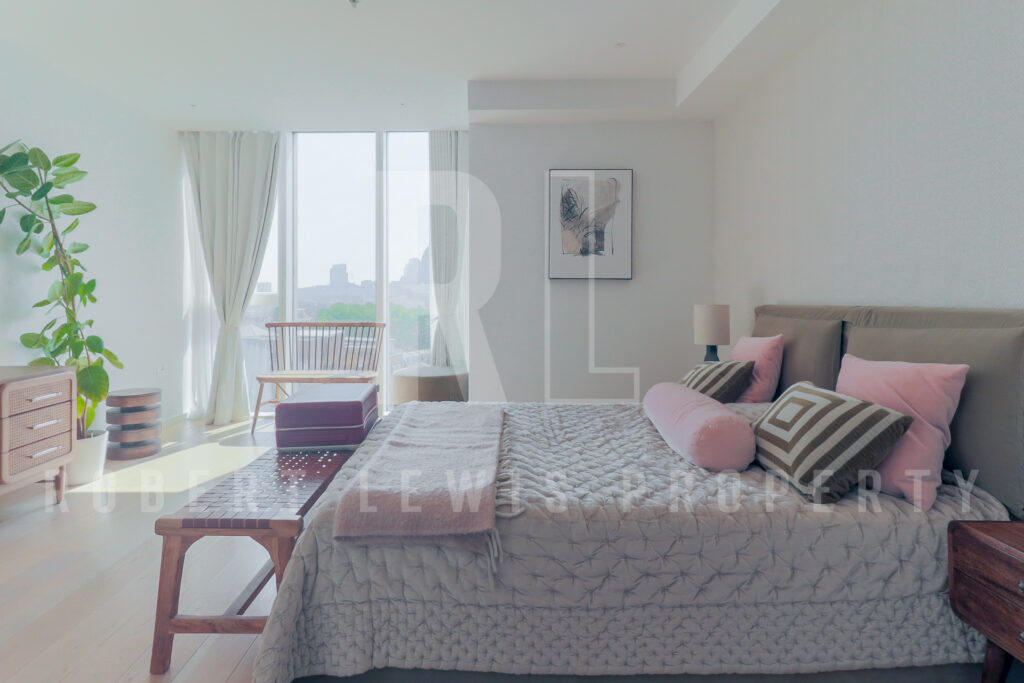 Stylish 3-Bedroom Duplex Penthouse with Gym, Cinema & Concierge