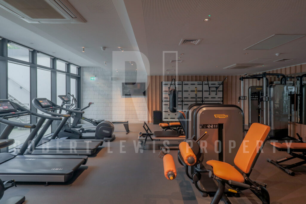 Stylish 3-Bedroom Duplex Penthouse with Gym, Cinema & Concierge