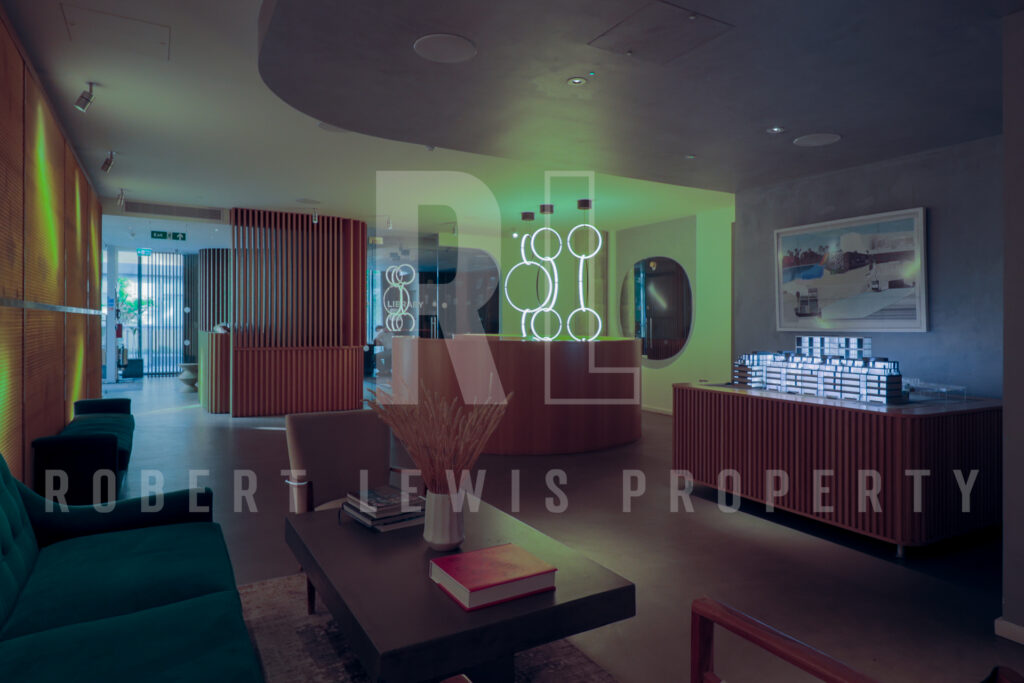 Stylish 3-Bedroom Duplex Penthouse with Gym, Cinema & Concierge