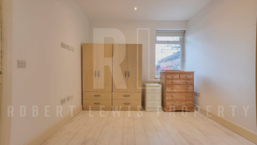 Bright & Spacious First Floor One Bedroom Flat – Finchley Road NW11 7ES