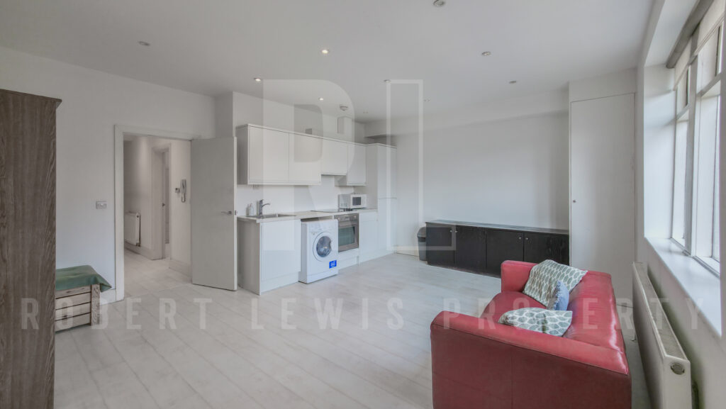 Bright & Spacious First Floor One Bedroom Flat – Finchley Road NW11 7ES